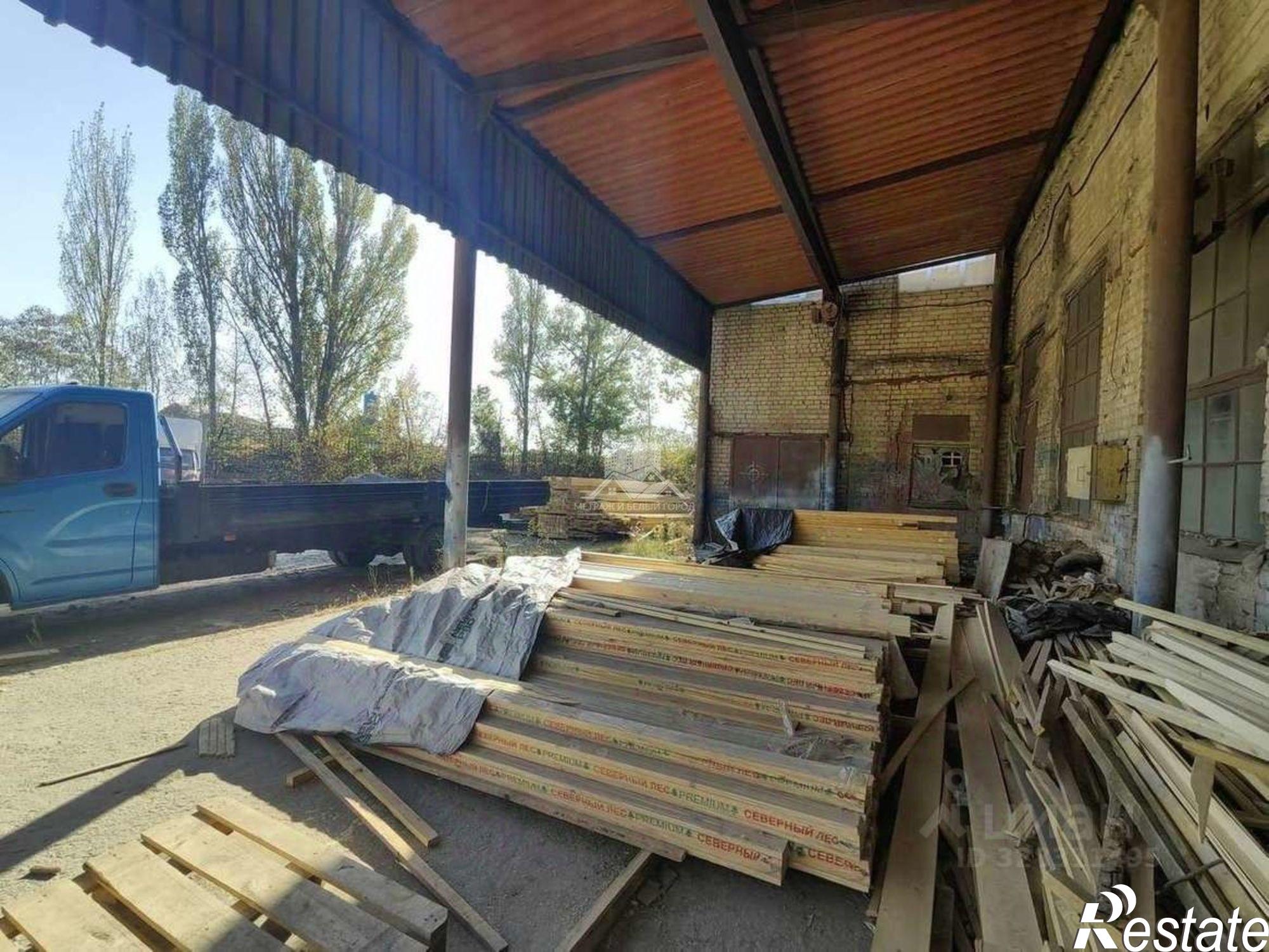 Купить торговое помещение за 3 174 000 рублей на ул Коммунальная, 4