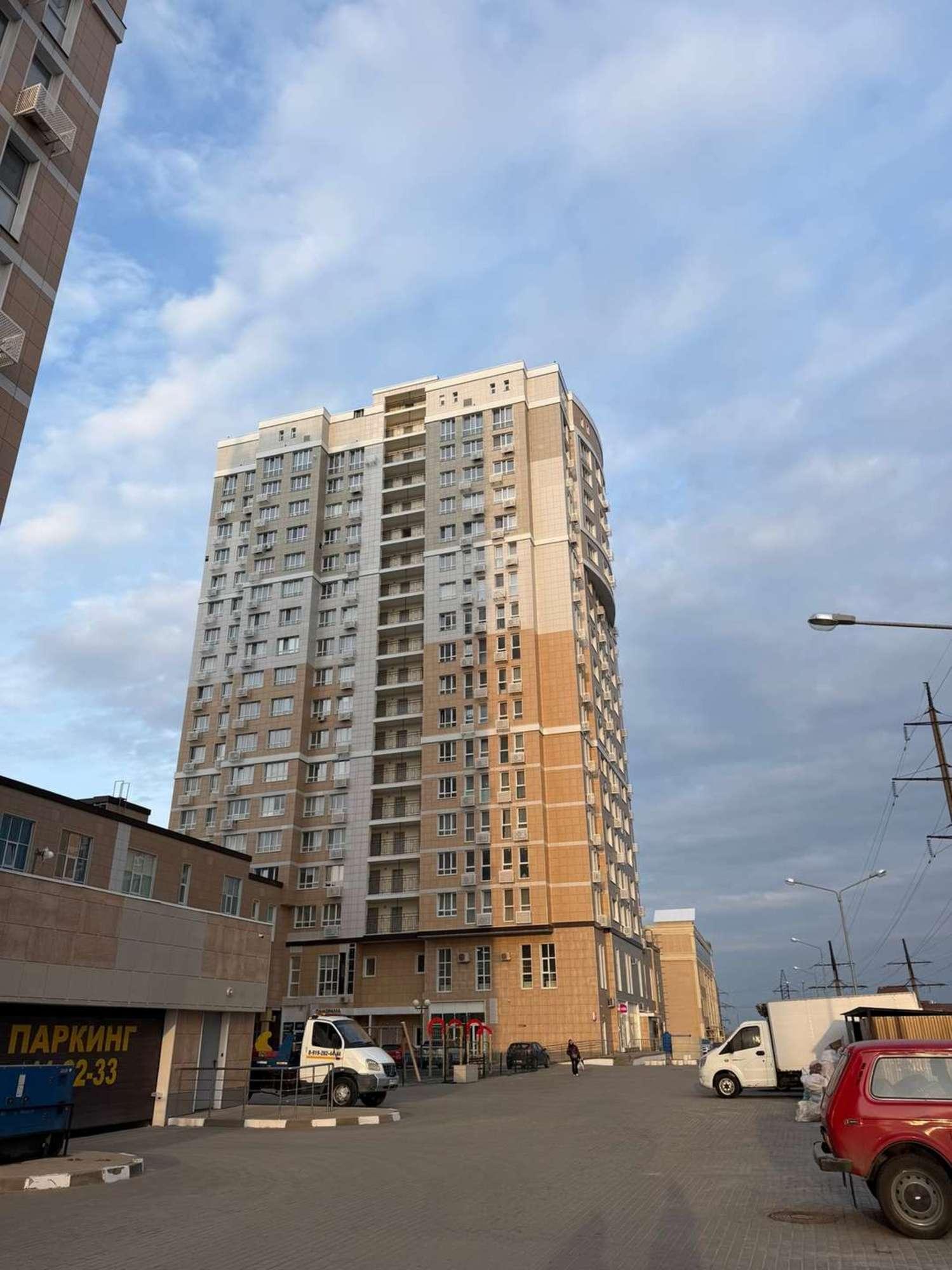 Купить квартиру за 6 300 000 рублей на Есенина улица, 9к1