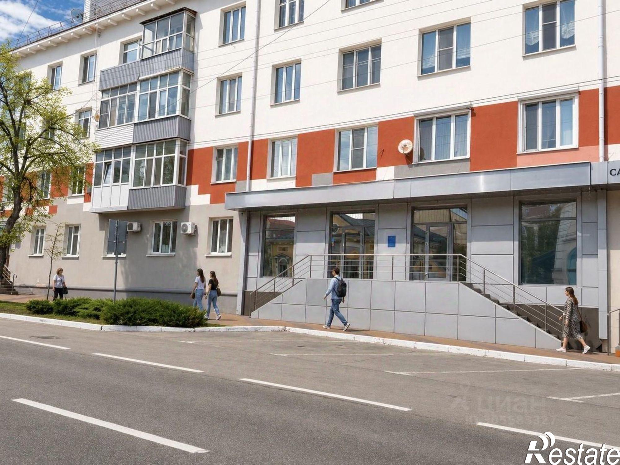 Купить торговое помещение за 29 000 100 рублей на пр-кт Славы, 52