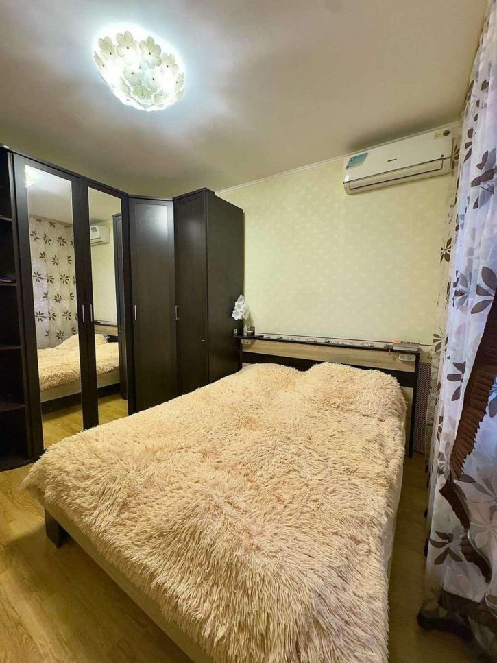 2-комн квартира Есенина улица, 54
