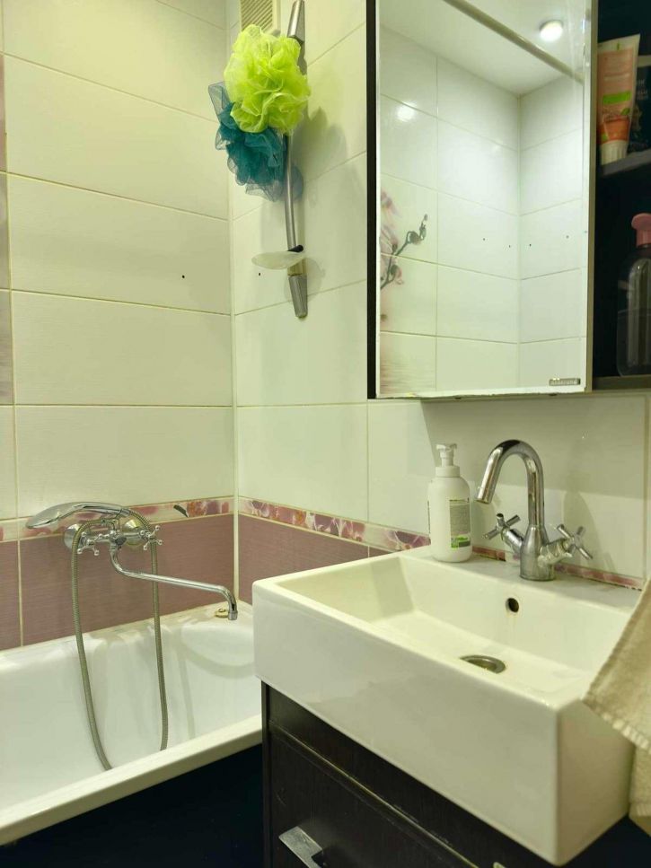 2-комн квартира Есенина улица, 54