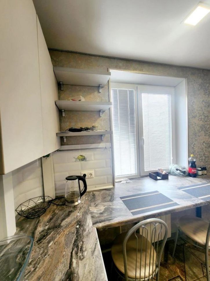 3-комн квартира 5 Августа улица, 1