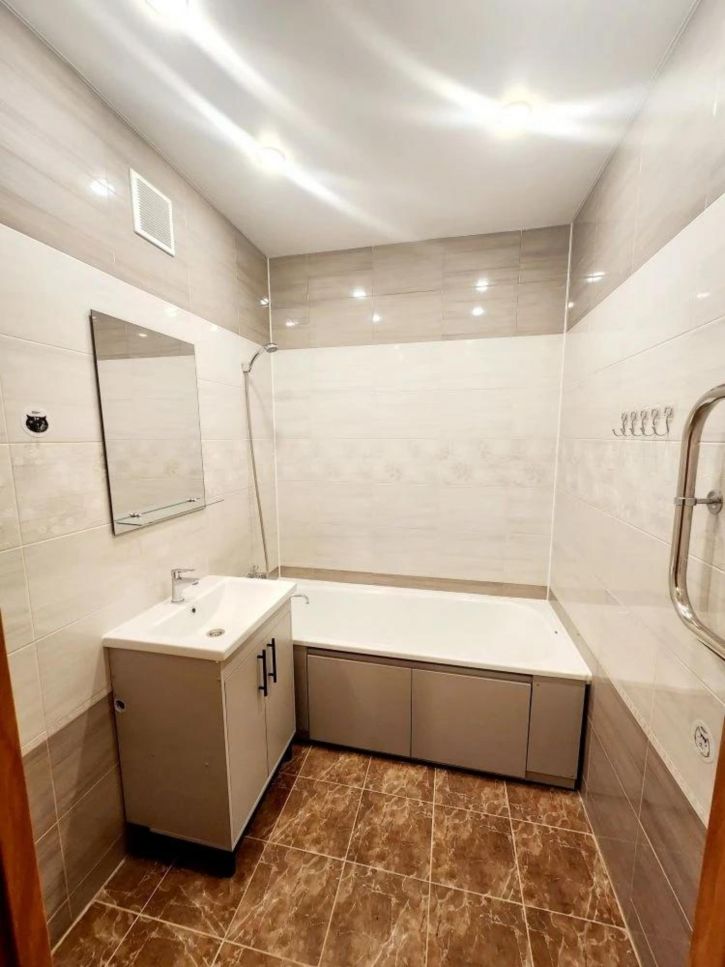 3-комн квартира Газовиков улица, 9