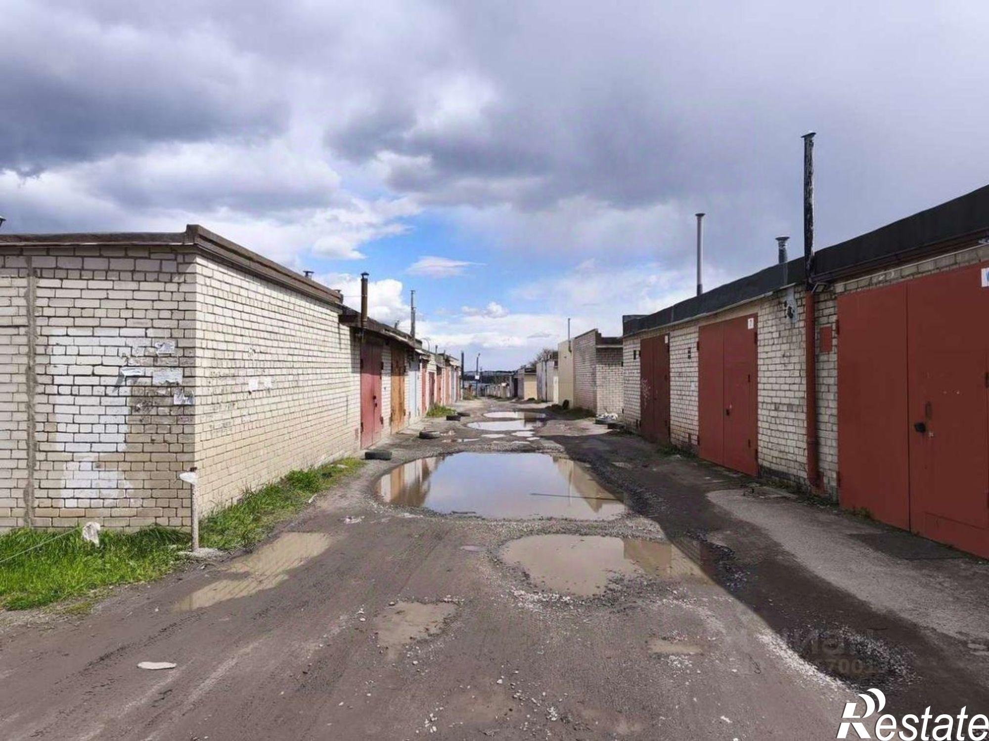 Купить гараж, место в паркинге за 7 995 780 рублей на Славянская улица