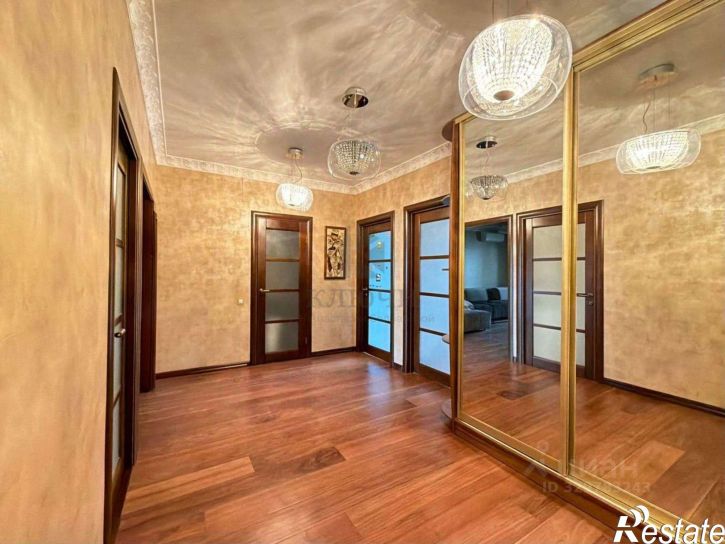 3-комн квартира ул 5 Августа, 31,  д. 31