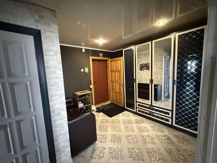 3-комн квартира Калинина улица, 5