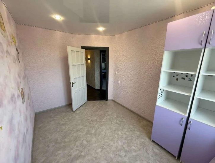 3-комн квартира Калинина улица, 5