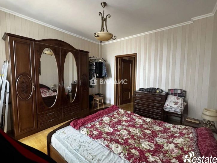 2-комн квартира Свято-Троицкий б-р, 15,  д. 15