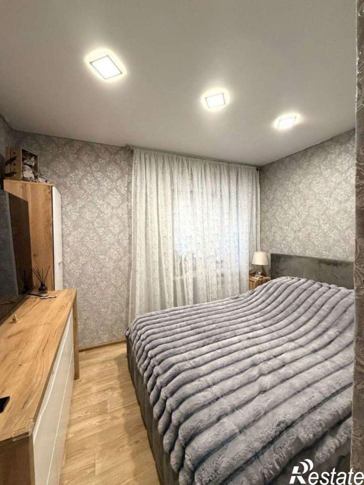 3-комн квартира пр-кт Б.Хмельницкого, 104,  д. 104