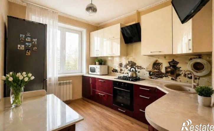 3-комн квартира улица 5 Августа, 40,  д. 40