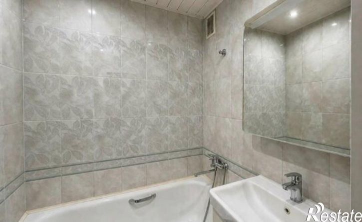 3-комн квартира улица 5 Августа, 40,  д. 40