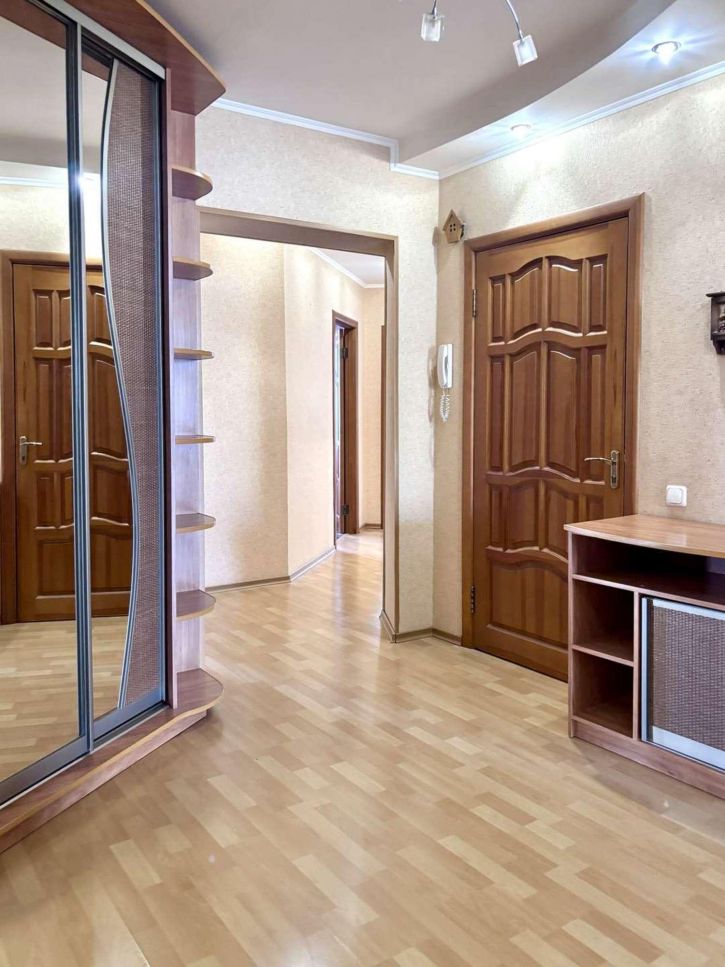 4-комн квартира Победы улица, 49к5