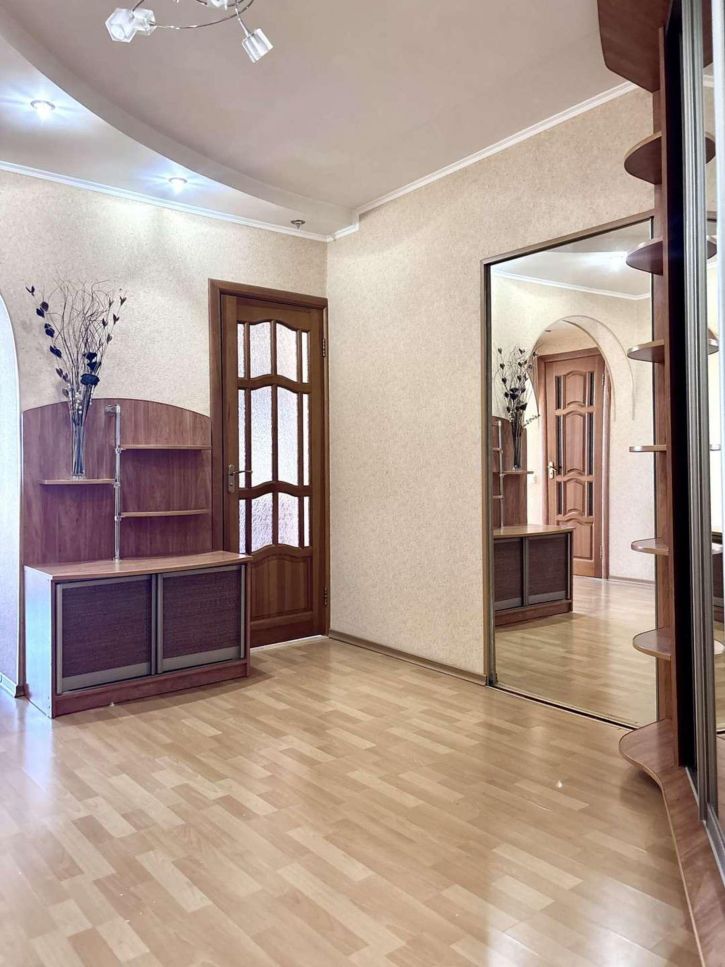 4-комн квартира Победы улица, 49к5
