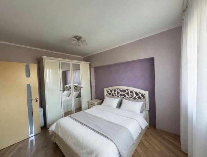 3-комн квартира 5 Августа улица, 40