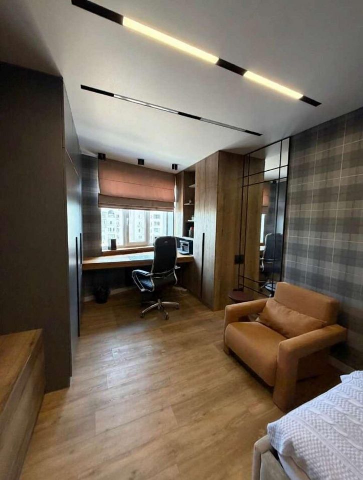 3-комн квартира Костюкова улица, 36В