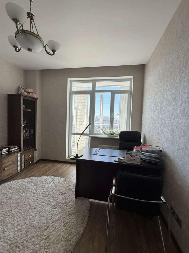4-комн квартира Свято-Троицкий бульвар, 34