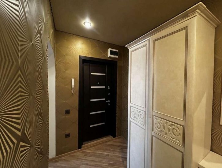 3-комн квартира 5 Августа улица, 40