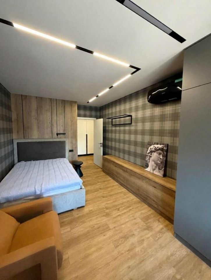 3-комн квартира Костюкова улица, 36В