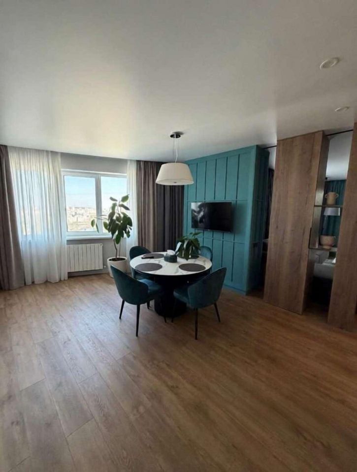 3-комн квартира Костюкова улица, 36В