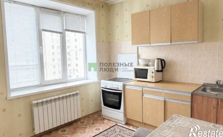 3-комн квартира ул Костюкова, 36,  д. 36