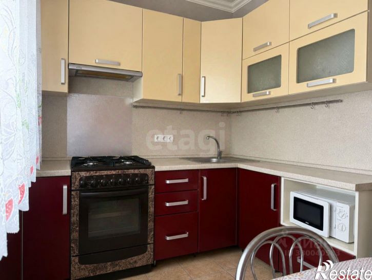 3-комн квартира пр-кт Ватутина, 12,  д. 12