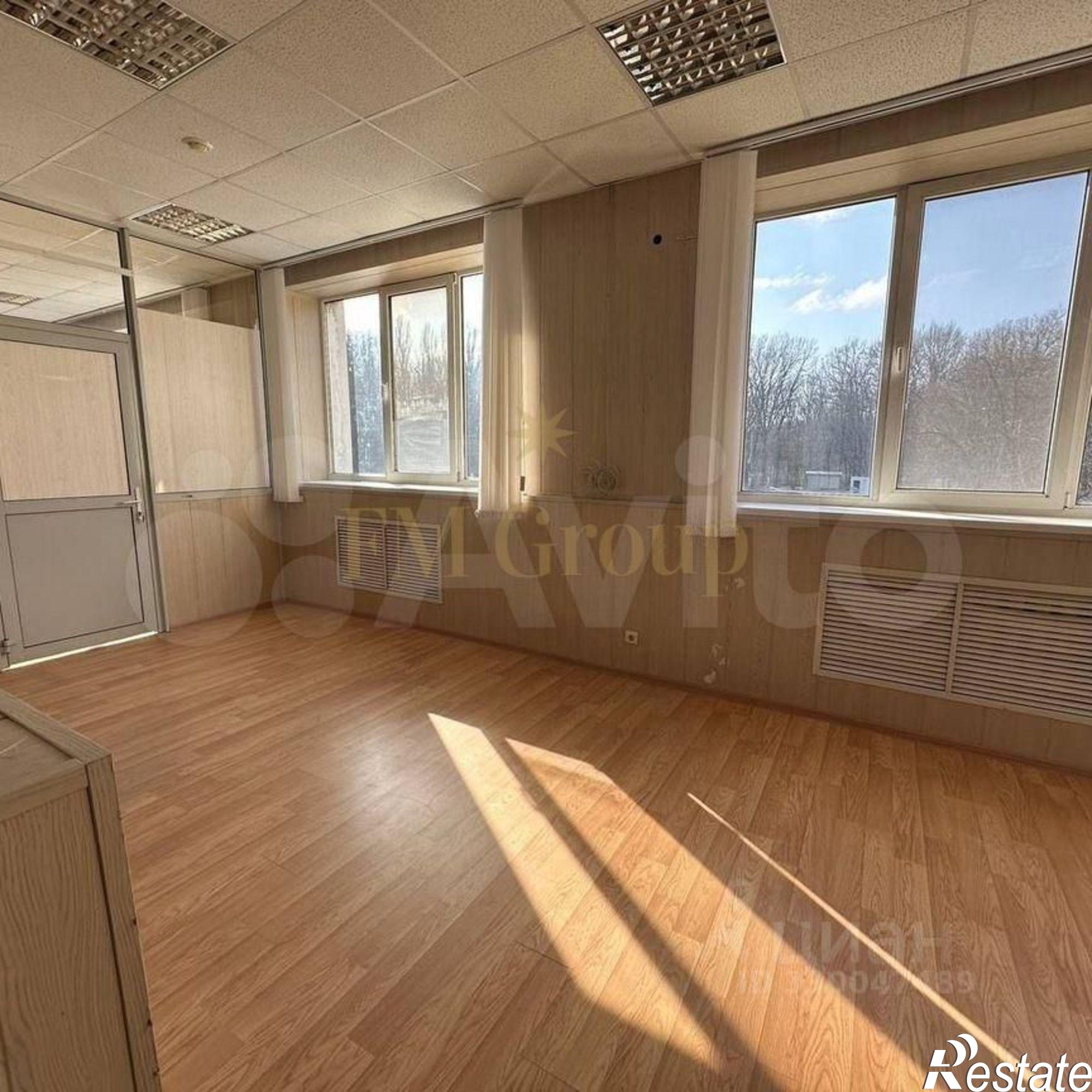 Купить офис, помещение под офис за 10 461 200 рублей на ул Рабочая, 4
