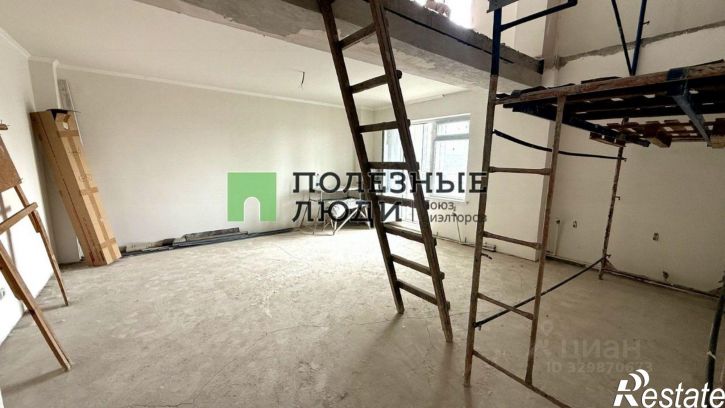 3-комн квартира ул Гостенская, 16,  д. 16