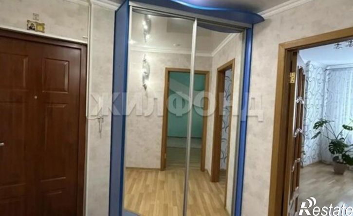 3-комн квартира ул Костюкова, 8,  д. 8