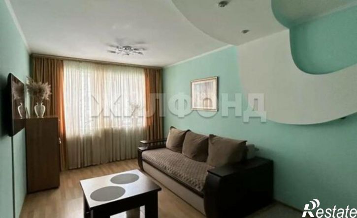 3-комн квартира ул Костюкова, 8,  д. 8