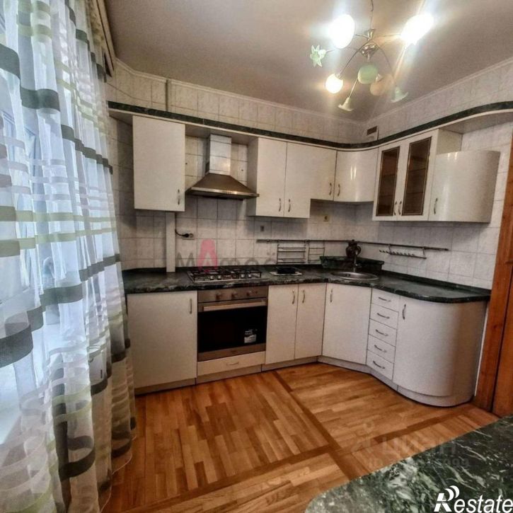 3-комн квартира пр-кт Славы, 6,  д. 6