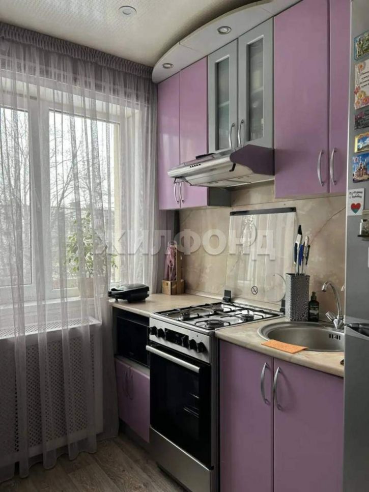 3-комн квартира Костюкова ул., д.8