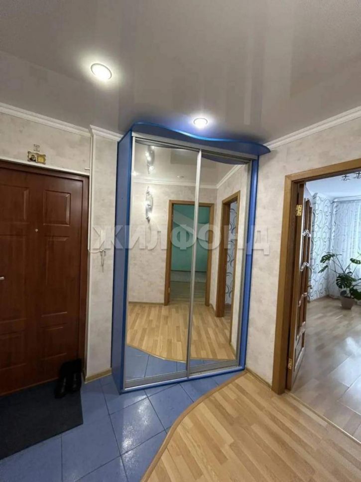 3-комн квартира Костюкова ул., д.8