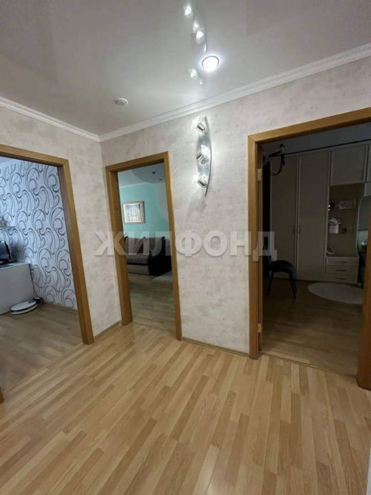 3-комн квартира Костюкова ул., д.8