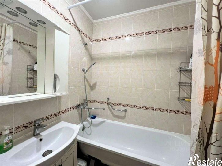 3-комн квартира улица 5 Августа, 44,  д. 44