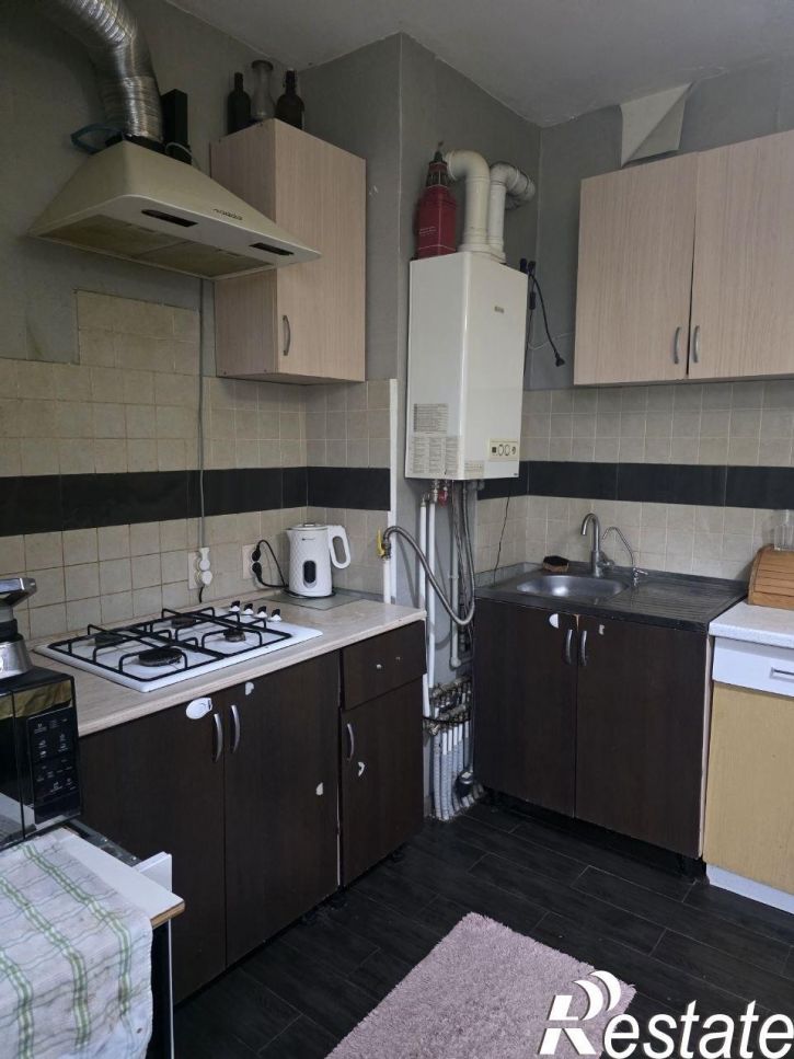 3-комн квартира Газовиков, 11