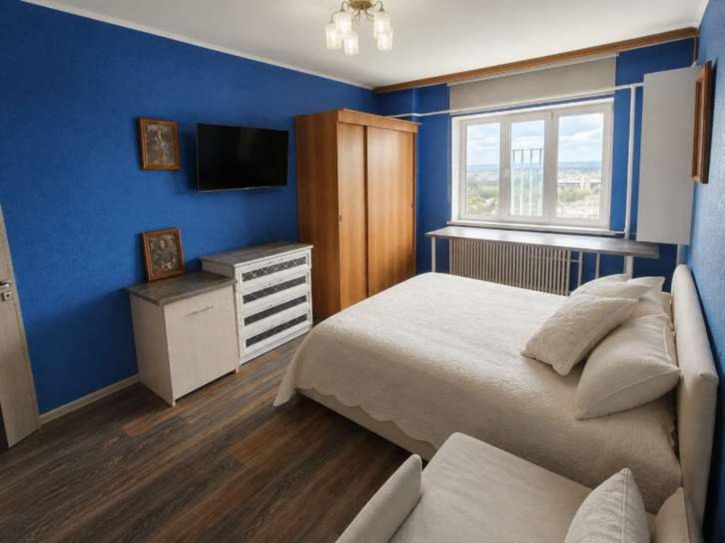 1-комн квартира Есенина улица, 8
