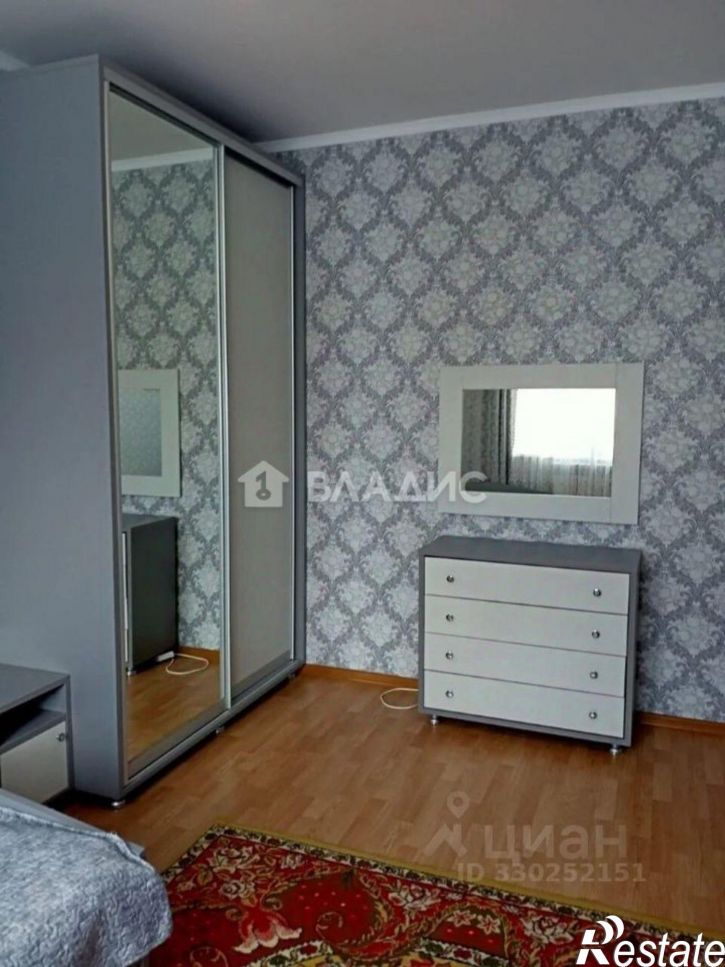 2-комн квартира Большетроицкая улица, 30,  д. 30