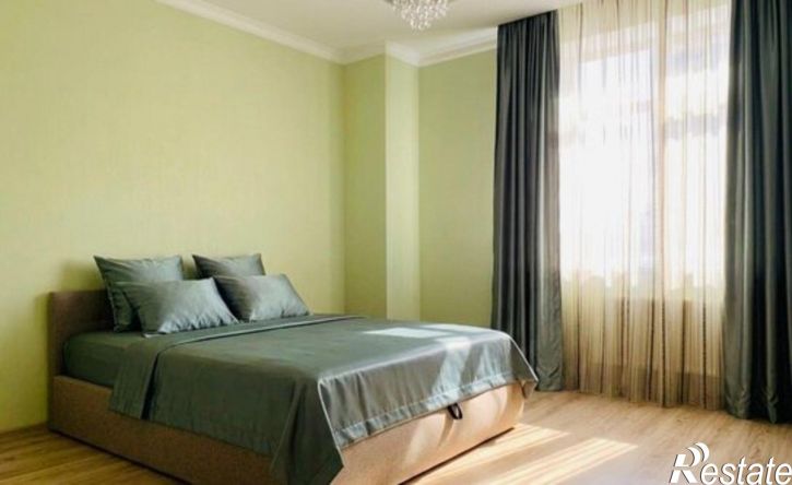 3-комн квартира Свято-Троицкий б-р, 15,  д. 15