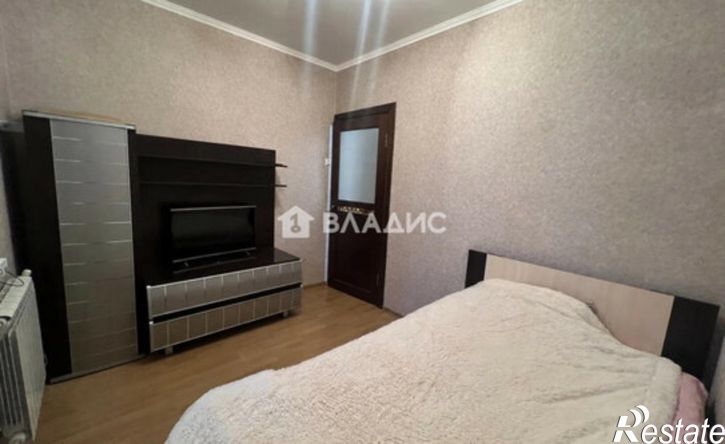 3-комн квартира улица Есенина, 48,  д. 48