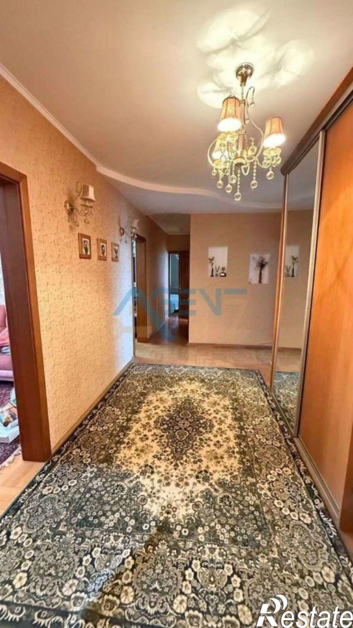 4-комн квартира улица Костюкова, 34,  д. 34