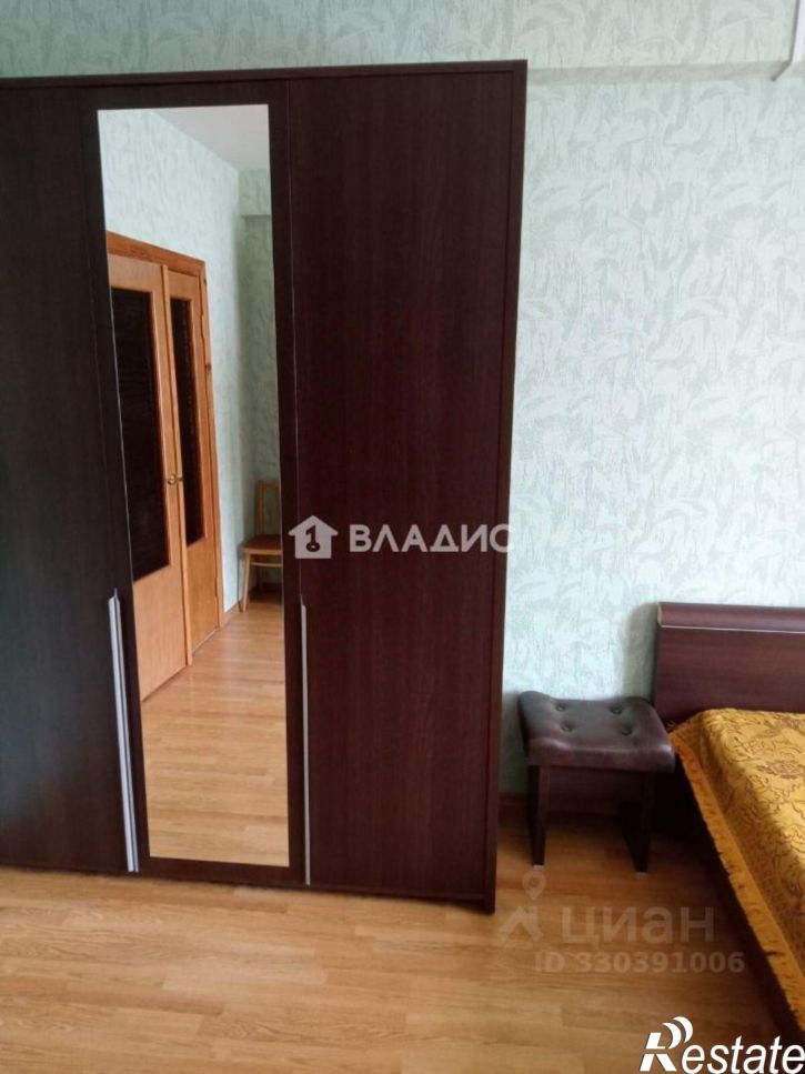 2-комн квартира улица 60 лет Октября, 12,  д. 12