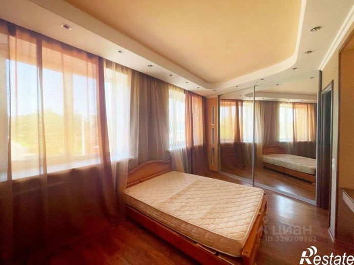 4-комн квартира улица Гоголя, 15,  д. 15