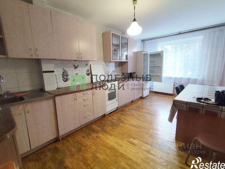 3-комн квартира пр-кт Славы, 18,  д. 18