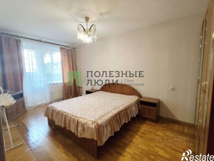 3-комн квартира пр-кт Славы, 18,  д. 18