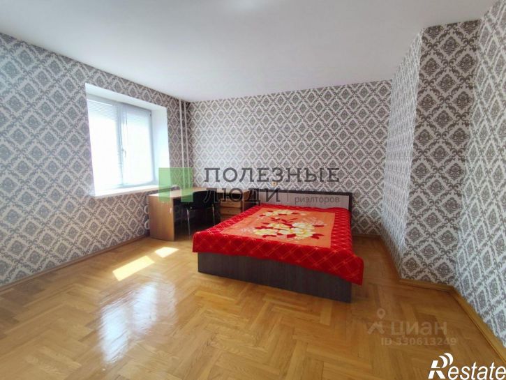 3-комн квартира пр-кт Славы, 18,  д. 18