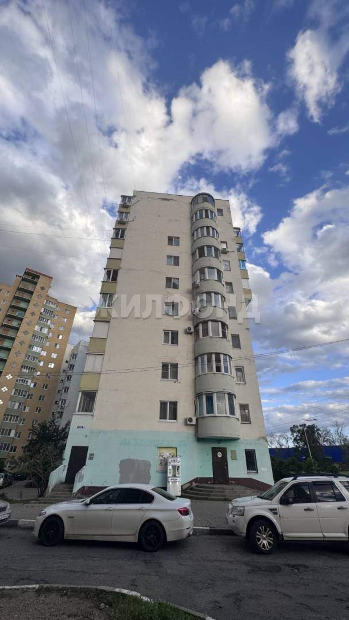 Купить квартиру за 13 500 000 рублей на Есенина ул., д.8