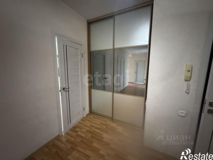 3-комн квартира улица Николая Чумичова, 70,  д. 70