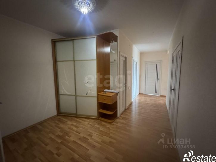 3-комн квартира улица Николая Чумичова, 70,  д. 70