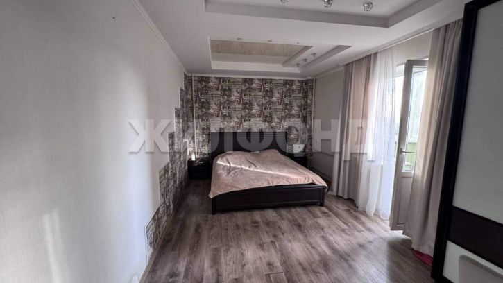 3-комн квартира Есенина ул., д.8