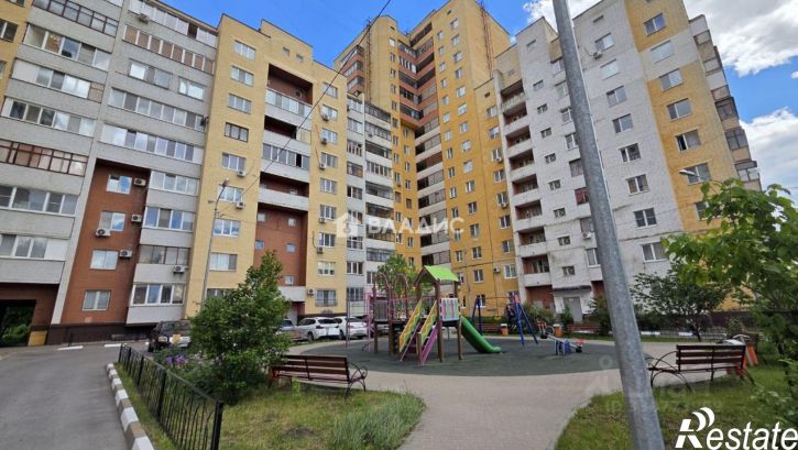 3-комн квартира улица Николая Чумичова, 70,  д. 70